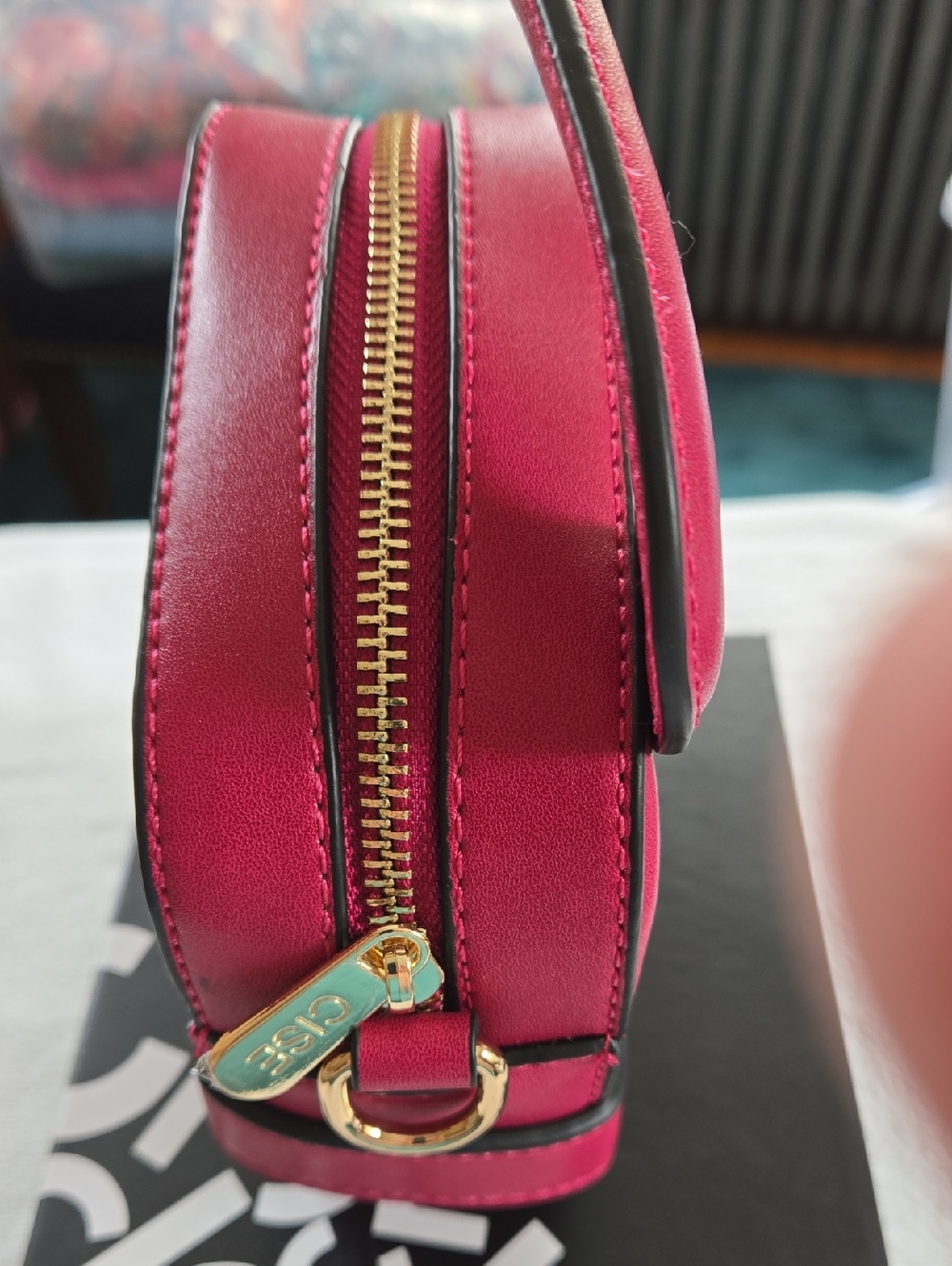 Cise Rasberry Cross Body Bag - Picture 3 of 9